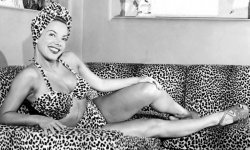carmen-miranda-facts_3158_1_legs.jpg